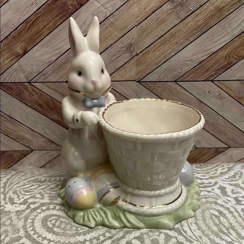 Vintage Lenox Porcelain Easter‎ Bunny Figurine Votive With Basket Gold Rim 5.5”